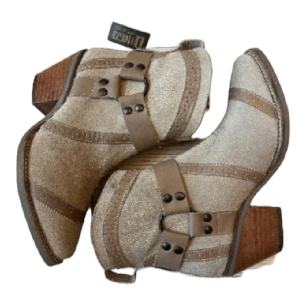 DINGO NATURAL GUMMY BEAR SUEDE COWGIRL HARNESS BOOTIE 8 M/SAND D1747 SRP$140